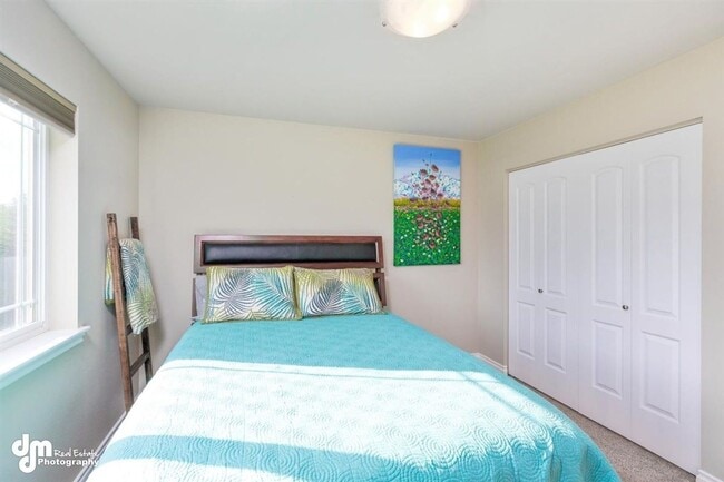 Building Photo - Gorgeous 4 Bedroom Home in West Park!