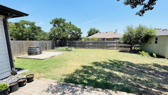 Building Photo - 424 Penny Ln