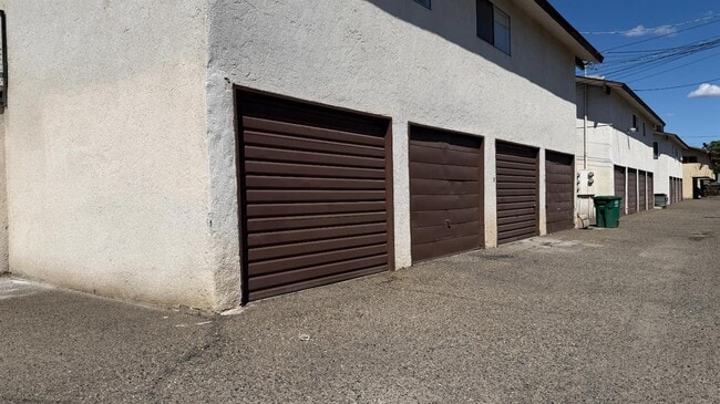 Building Photo - 2514 E Andrews Ave