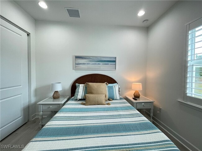 Building Photo - 6984 Saona CT