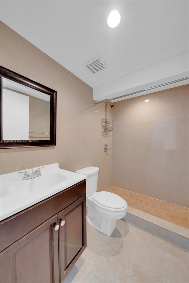 Building Photo - 14305 SW 57th Ln