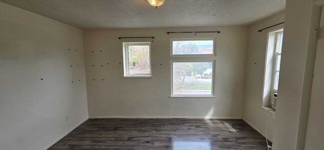 Building Photo - 560 S 600 E