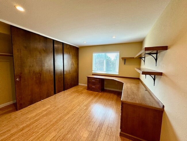 Building Photo - Wonderful 2 story home in Walnut Creek nea...