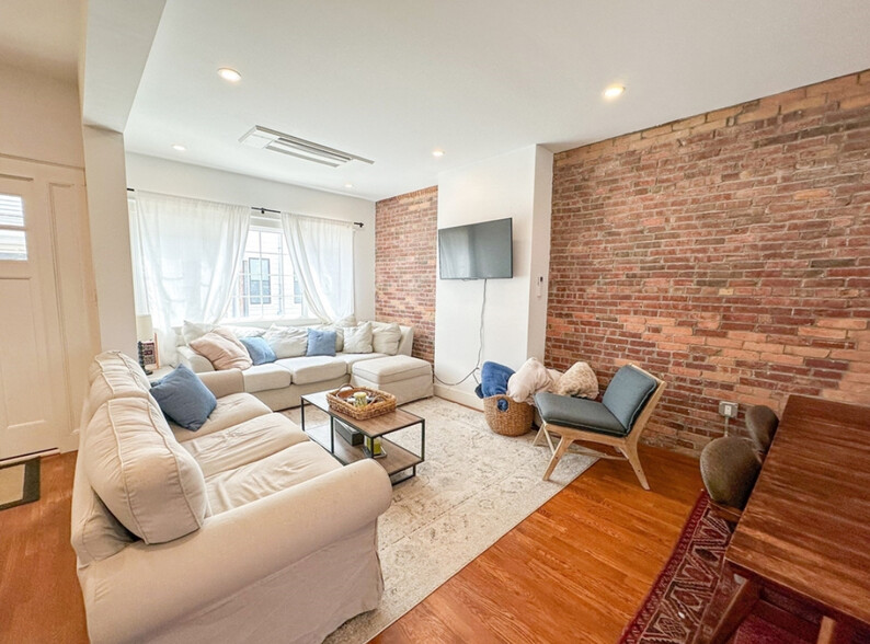 Building Photo - 110 Sudbury St