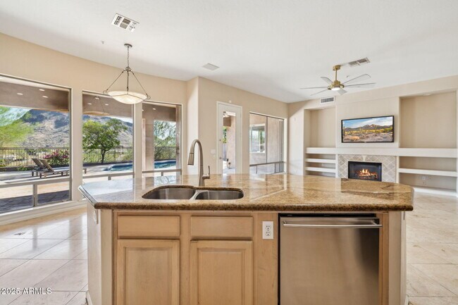 Building Photo - 13945 E Gail Rd