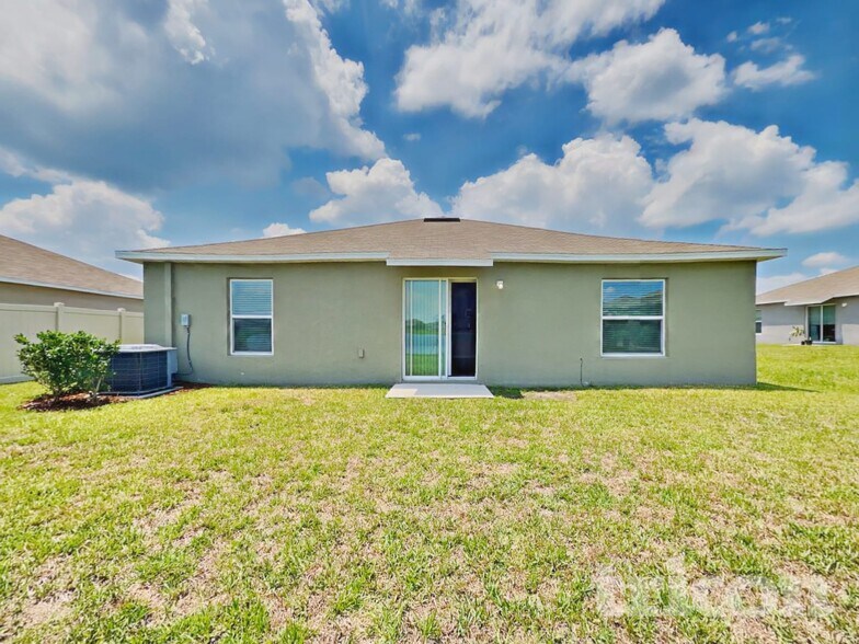 Building Photo - 1721 Broad Winged Hawk Dr