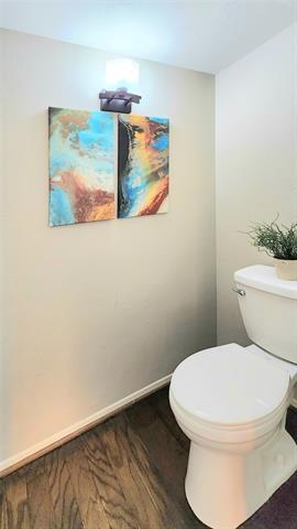 Building Photo - 1911 Greenhaven Dr