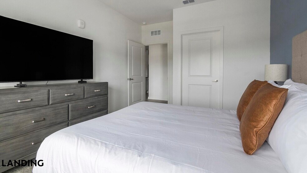 Building Photo - 12525 Tibbets Ln