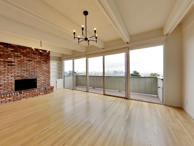 Building Photo - 4BR Home with Jaw-Dropping Views, Garage, ...