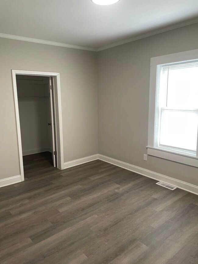 Building Photo - 417 E Twenty-Seventh St