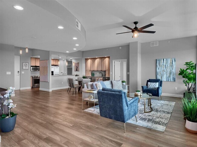 Building Photo - 525 E Jackson St