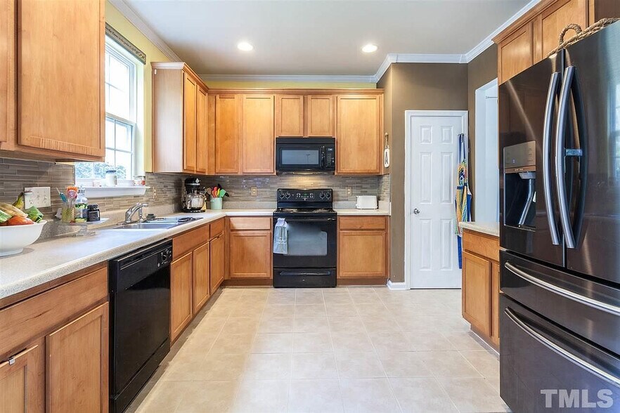 Building Photo - Room in Single Family Home on Autumn Leaf Ln