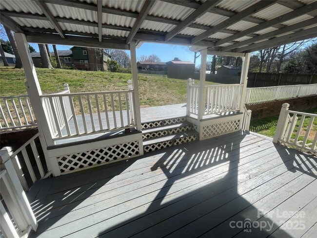Building Photo - 6160 Timberlane Terrace