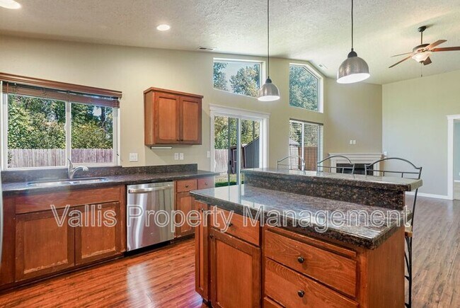 Building Photo - 2387 Equestrian Loop S
