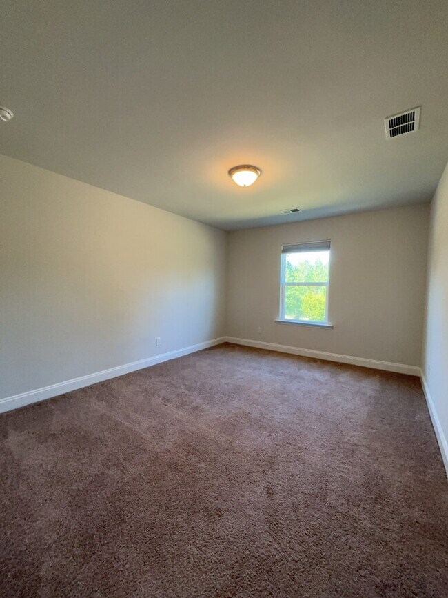 Building Photo - 203 Hayworth Rd