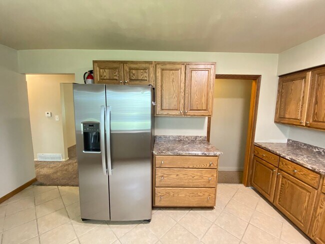 Building Photo - Now leasing for May 2026! Four Bed/Two Bath