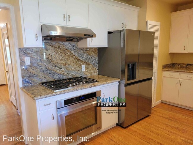 Building Photo - 3 br, 1.5 bath House - 3272 Sun Valley Avenue