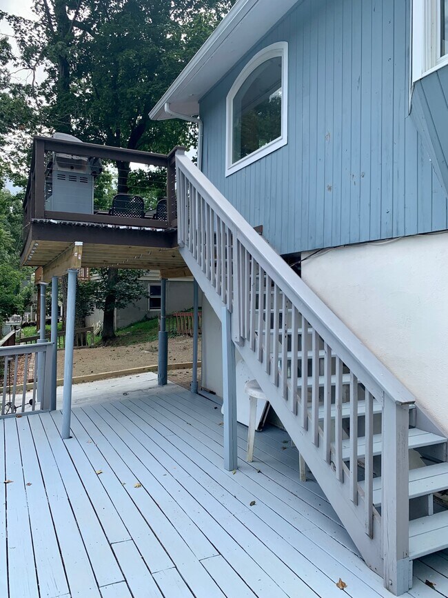 Building Photo - 28 Piney Point Ave
