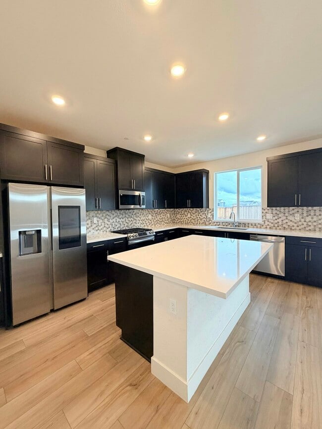 Building Photo - 5242 Upton Ave