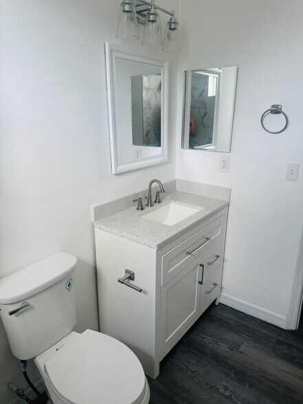 Building Photo - 10955 Savannah Wood Dr