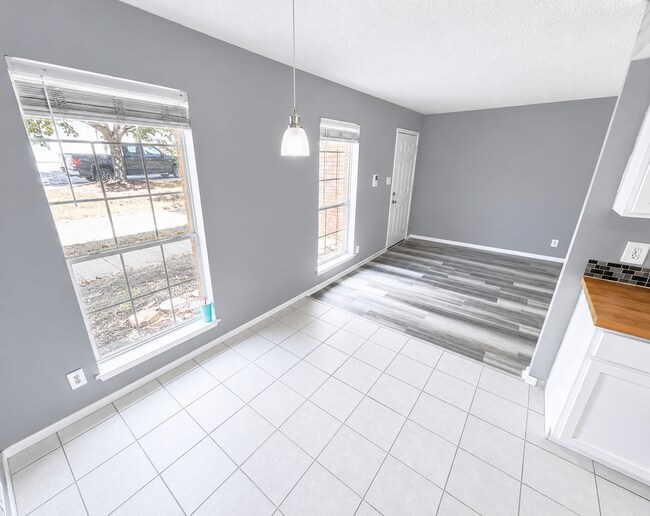 Building Photo - Willowrun B