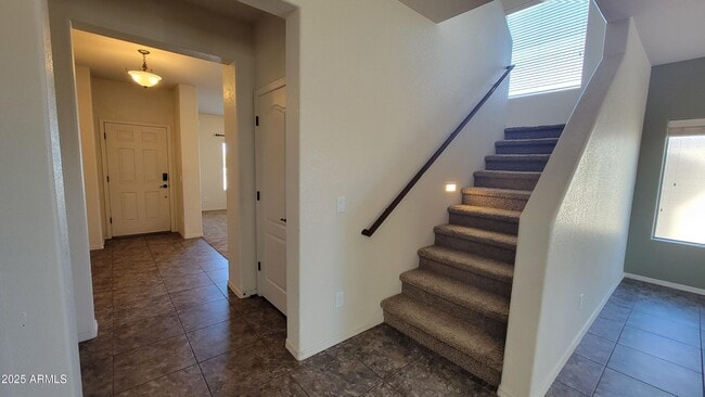 Building Photo - 1437 Paso Robles Ave