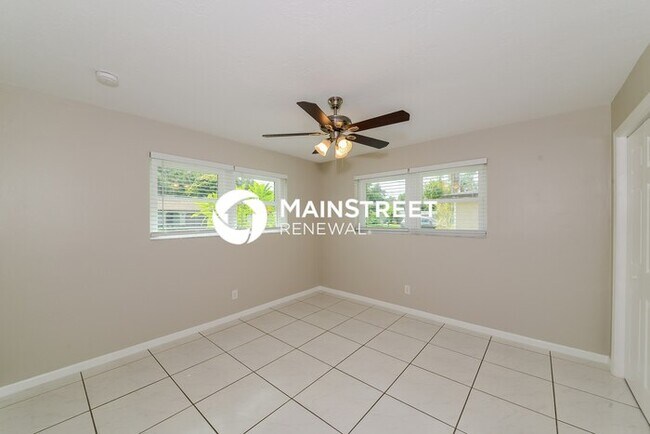 Building Photo - 3 Bedroom Pet-Friendly Home in SARASOTA, F...