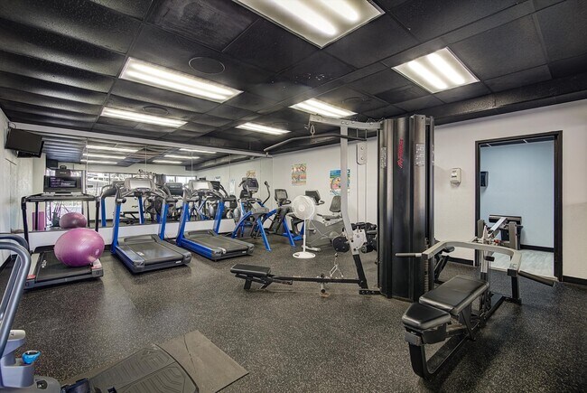 Building Photo - 6300 Seawall Blvd
