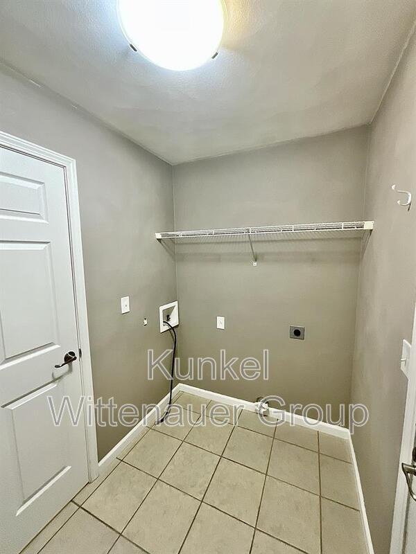 Building Photo - 48 Oak Pointe Cir