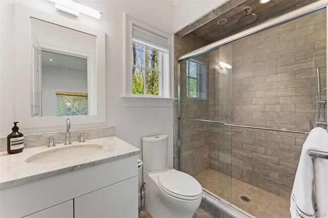 Building Photo - 20 Brookline Rd