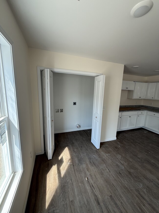 Building Photo - 532 Jessamine St