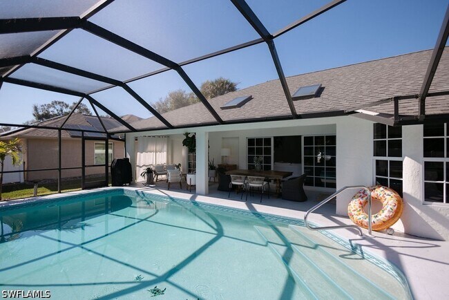 Building Photo - 386 Ashbury Way