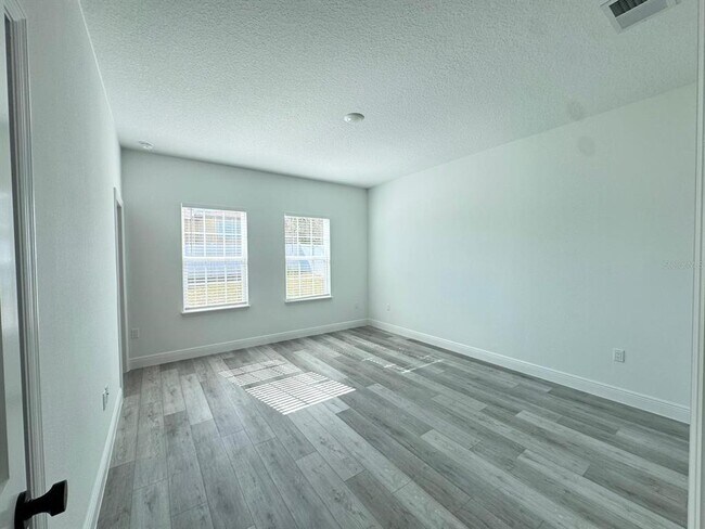 Building Photo - 482 Marion Oaks Manor