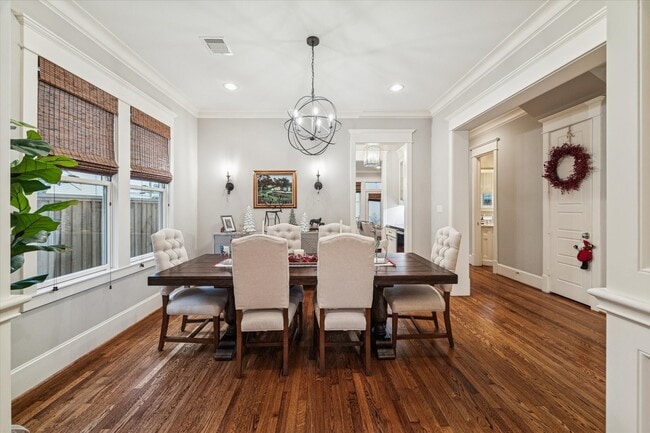 Building Photo - 1030 Waverly St