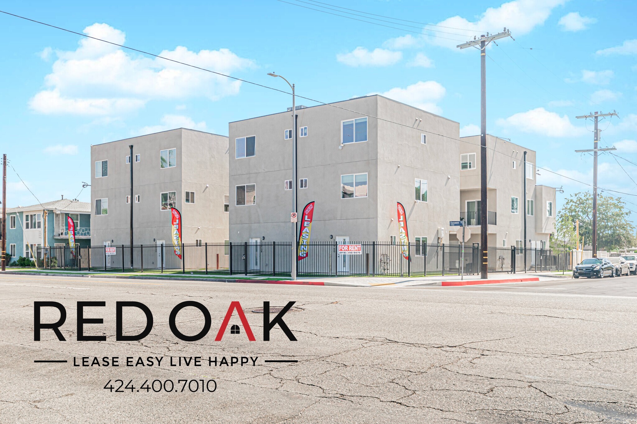 Building Photo - 11952 Vanowen St