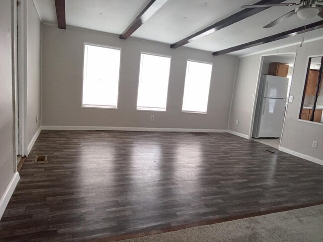 Building Photo - 2400 Oaklawn Blvd