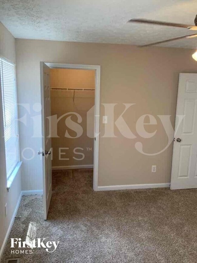 Building Photo - 123 Bridge View Dr