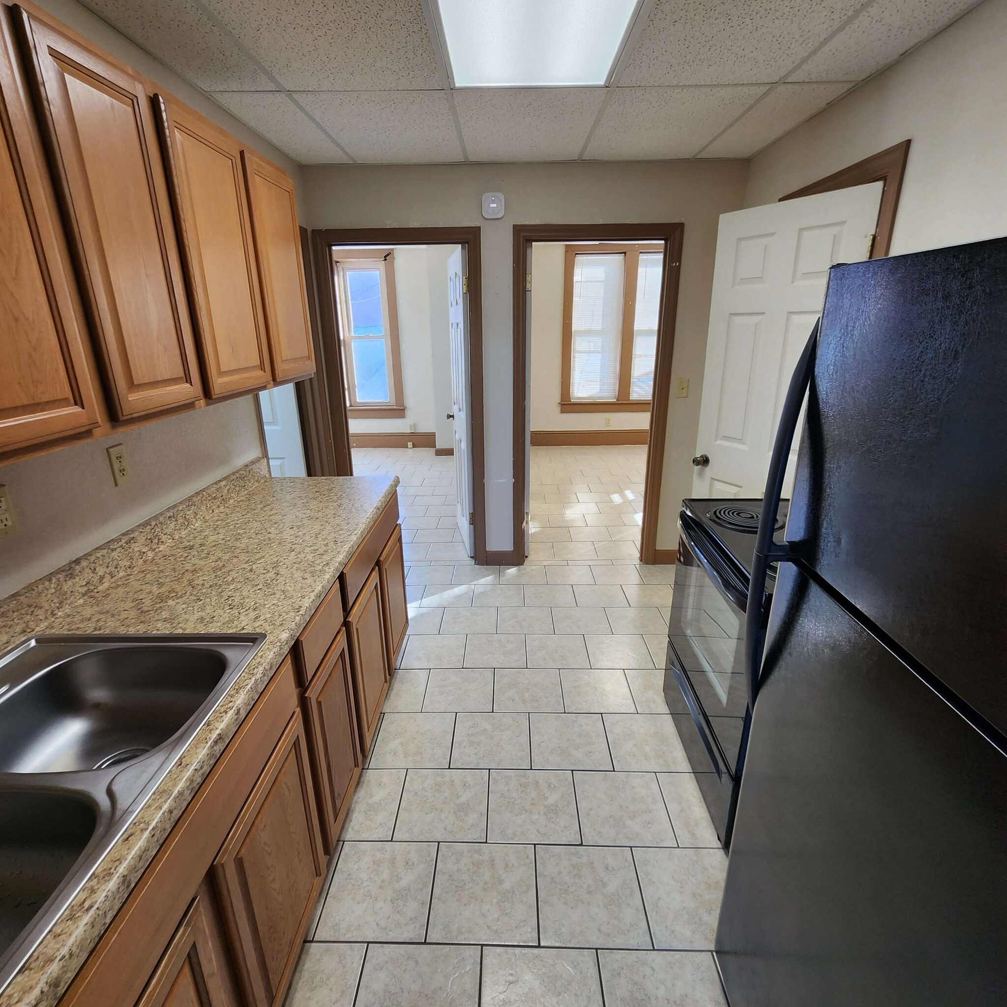 Building Photo - 102 Vermillion St