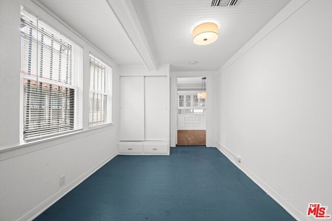 Building Photo - 5515 Ruthelen St