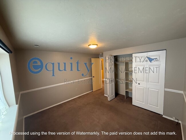 Building Photo - 2027 Kramer Dr