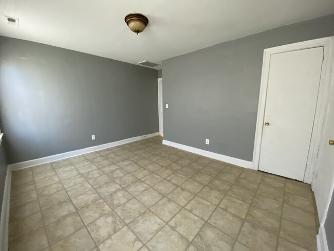 Bedroom1 - 413 Colonial Ave