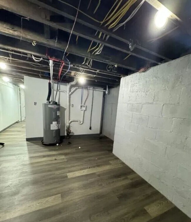 Building Photo - Osmond Duplex