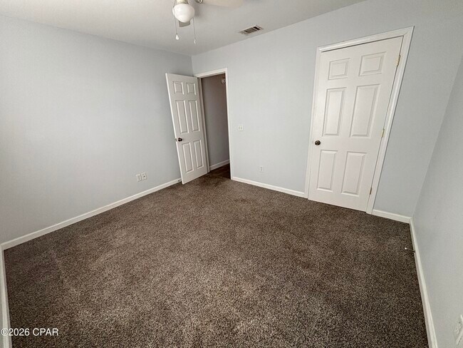 Building Photo - 5127 Stewart Dr