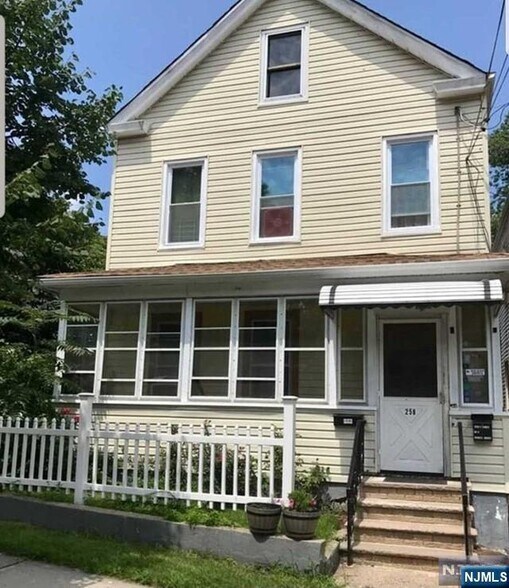 Primary Photo - 258 Burgess Pl