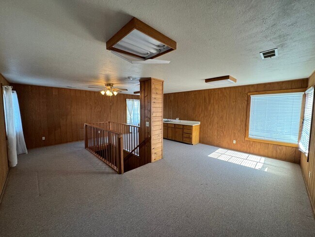 Building Photo - Country Estate Living at its BEST - 4 Bedrooms, 3 Bathrooms in Delano - Liberty One Real Estate G...