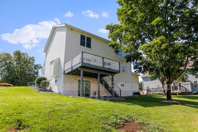 Building Photo - 77 Grassy Meadow Rd