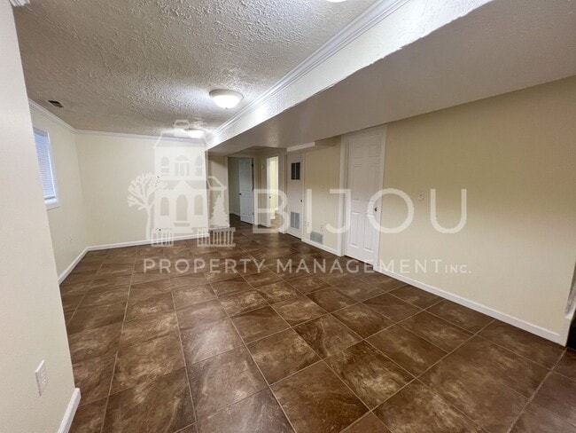 Building Photo - Corner Lot Multi-Level Home