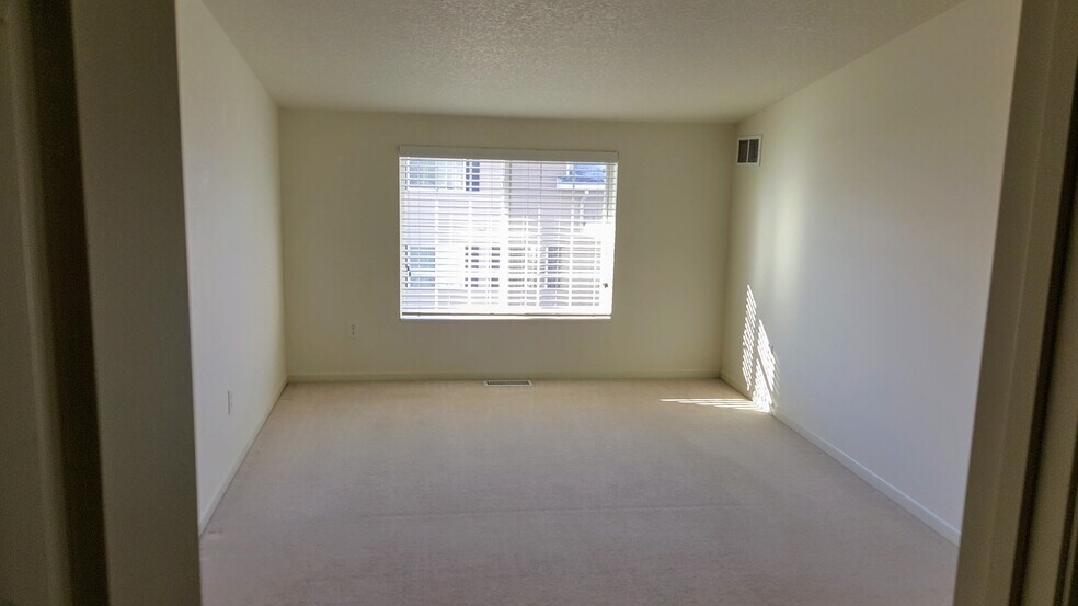 Building Photo - 1991 29th Pl NW