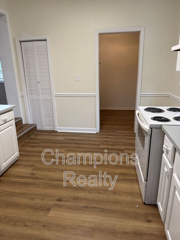 Building Photo - 1719 Celia Dr