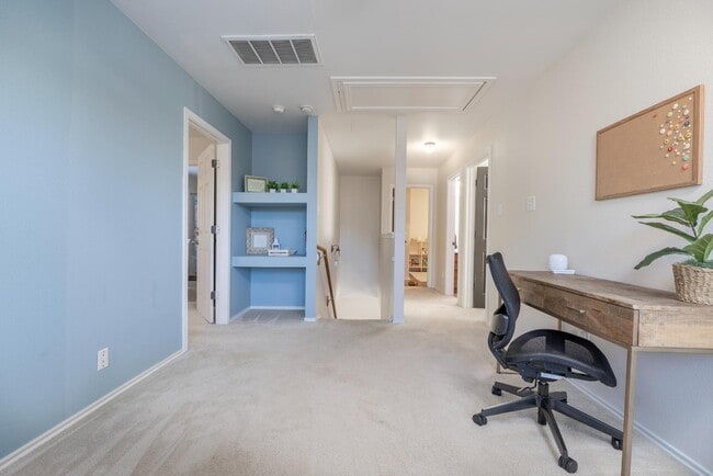 Building Photo - 9026 Hilltop Crossing Dr